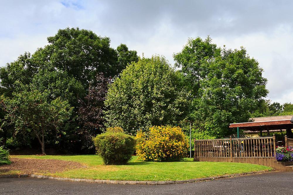 Woodview Lodge B&B Breaffy Экстерьер фото
